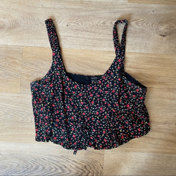 Forever 21 Tops - Floral Crop Top // Forever 21